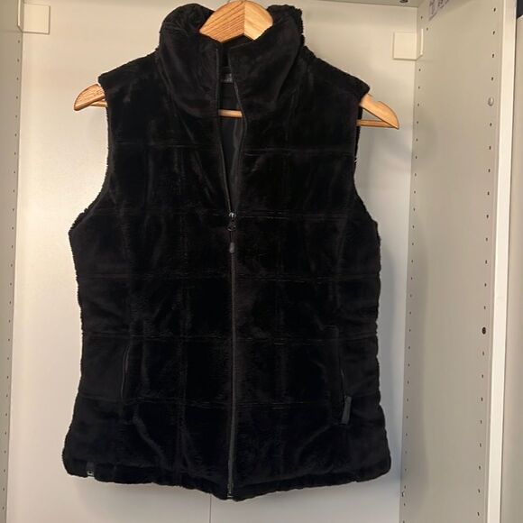 Wind River Fuzzy Vest Size Small - Picture 1 of 9